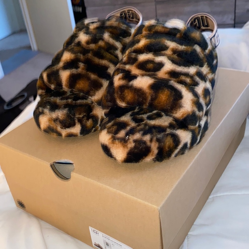 Brand new UGG slippers w Fluff yeah slide panther print size 8 Woman’s